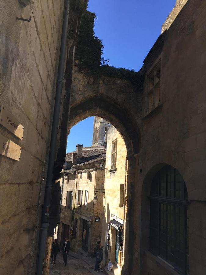 Chez Henri Bed and Breakfast Belvès-de-Castillon Eksteriør billede
